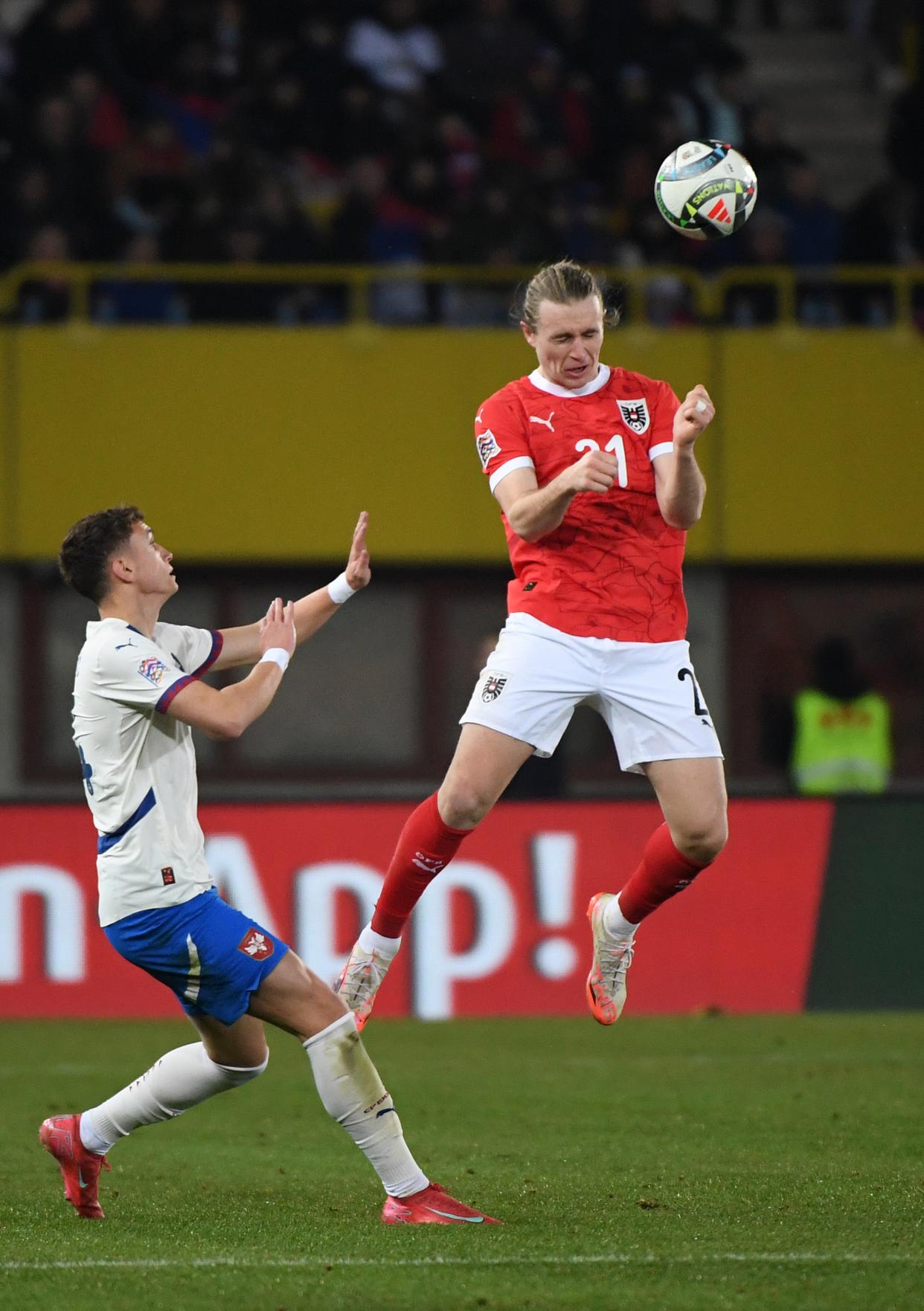 塞尔维亚队：备战欧洲杯资格赛，士气高涨的简单介绍