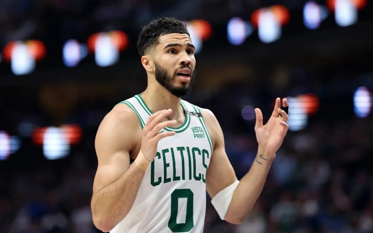 黄蜂绝杀凯尔特人，汉密尔顿惊艳世界